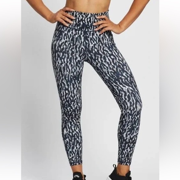 Sweaty Betty Pants - NWT Sweaty Betty The Super Sculpt 7/8 Length Leggings Blue Abstract Animal XXL
